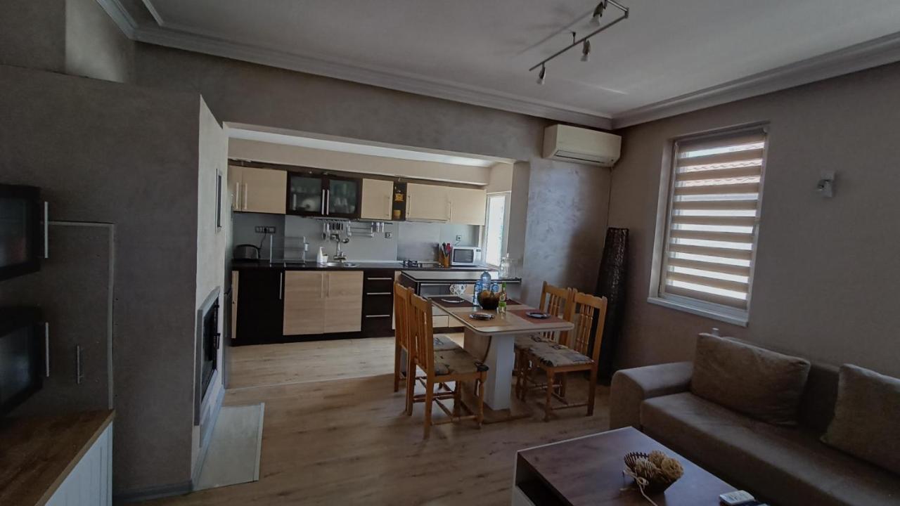 Nikolovi Home Apartments Поморие Экстерьер фото