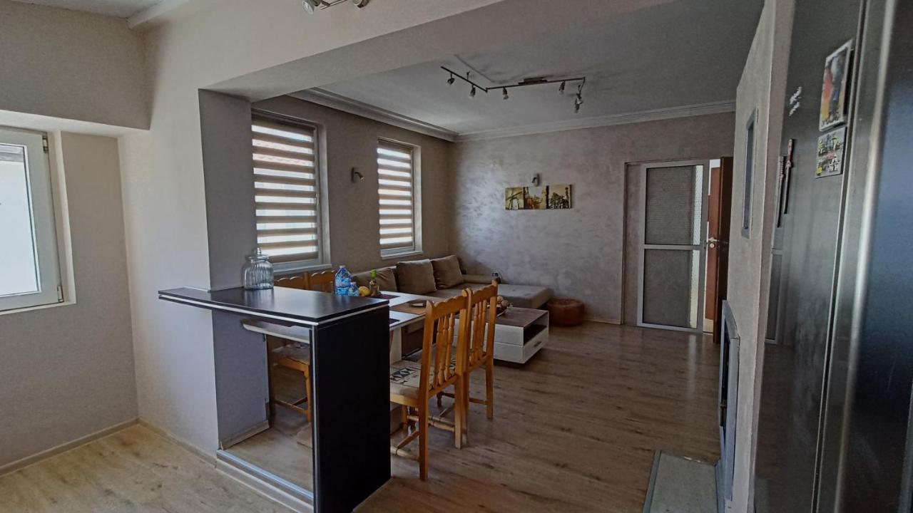 Nikolovi Home Apartments Поморие Экстерьер фото