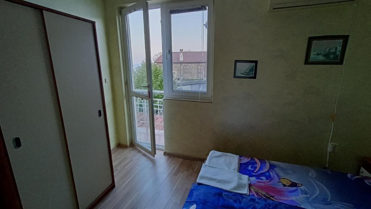 Nikolovi Home Apartments Поморие Экстерьер фото